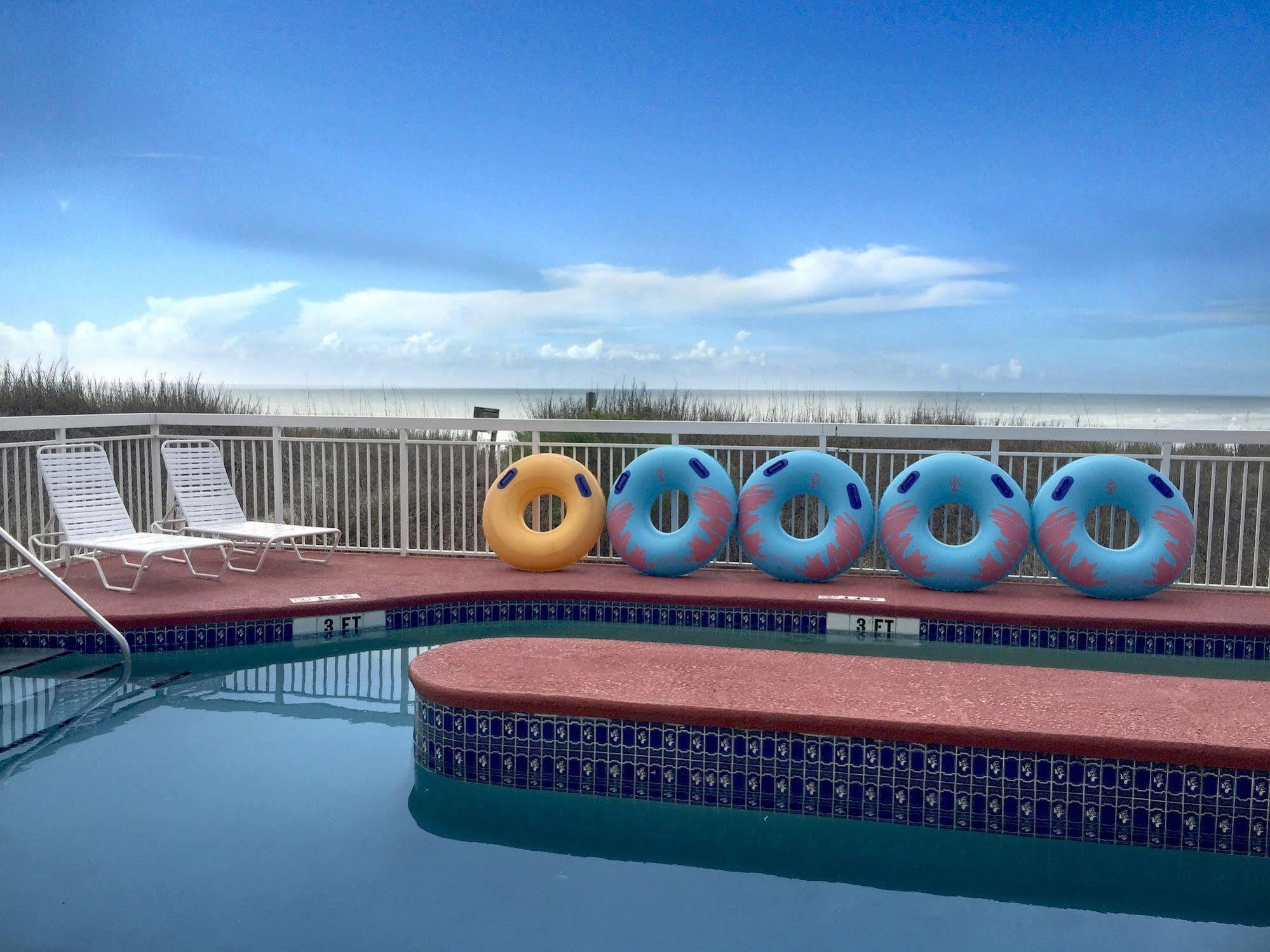 Castaway Beach Inn & Swim Up Bar 노스 미를 비치 외부 사진