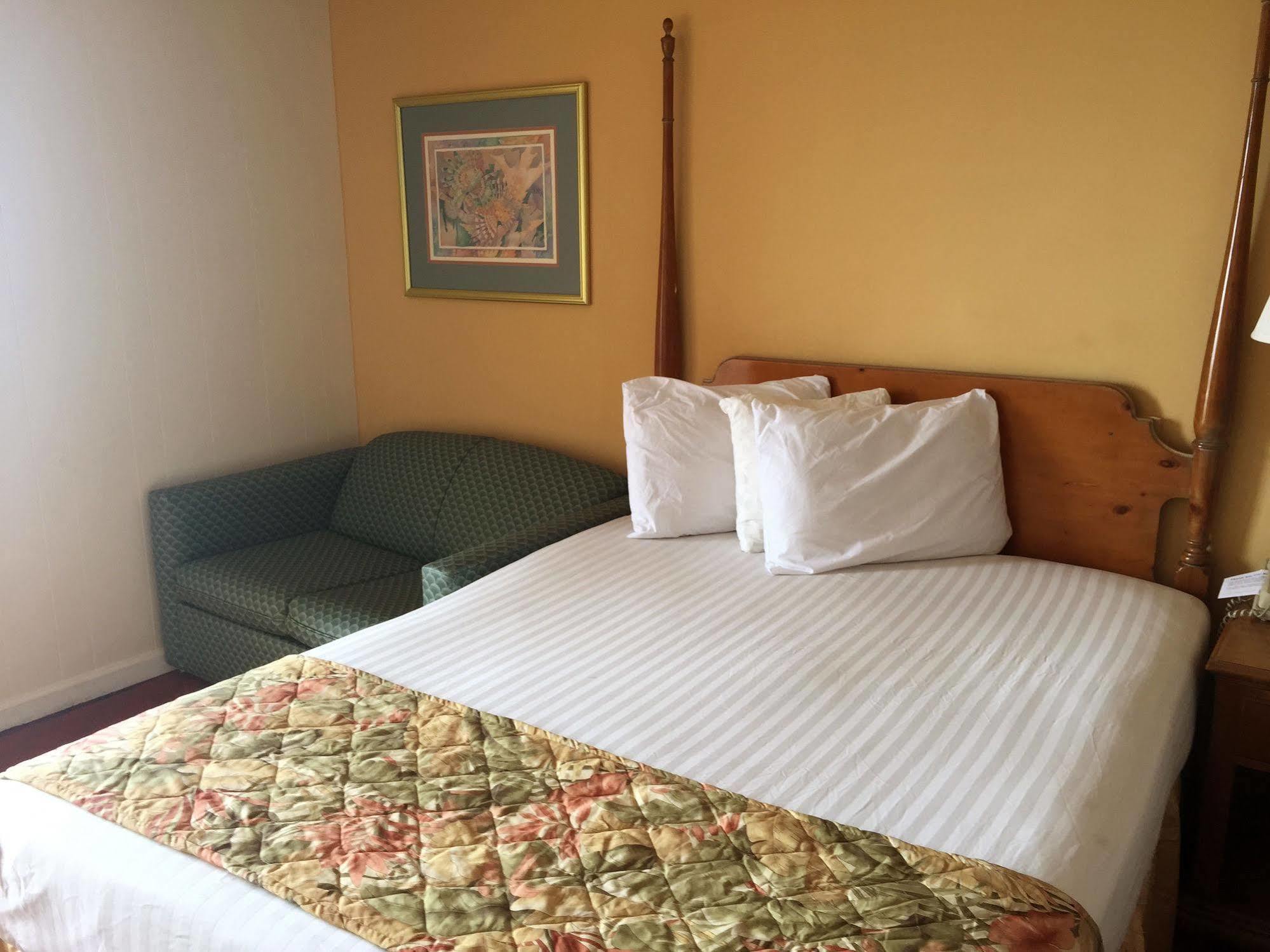 Castaway Beach Inn & Swim Up Bar 노스 미를 비치 외부 사진