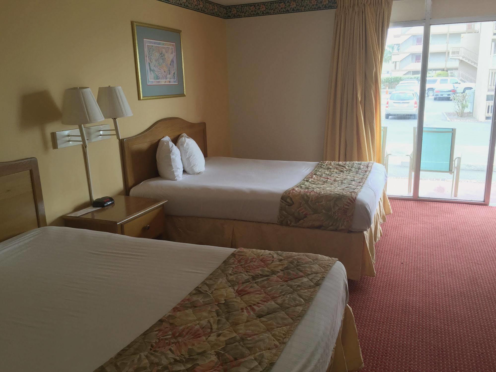 Castaway Beach Inn & Swim Up Bar 노스 미를 비치 외부 사진